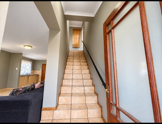 3 BEDROOM TOWNHOUSE FOR SALE IN REYNO RIDGE